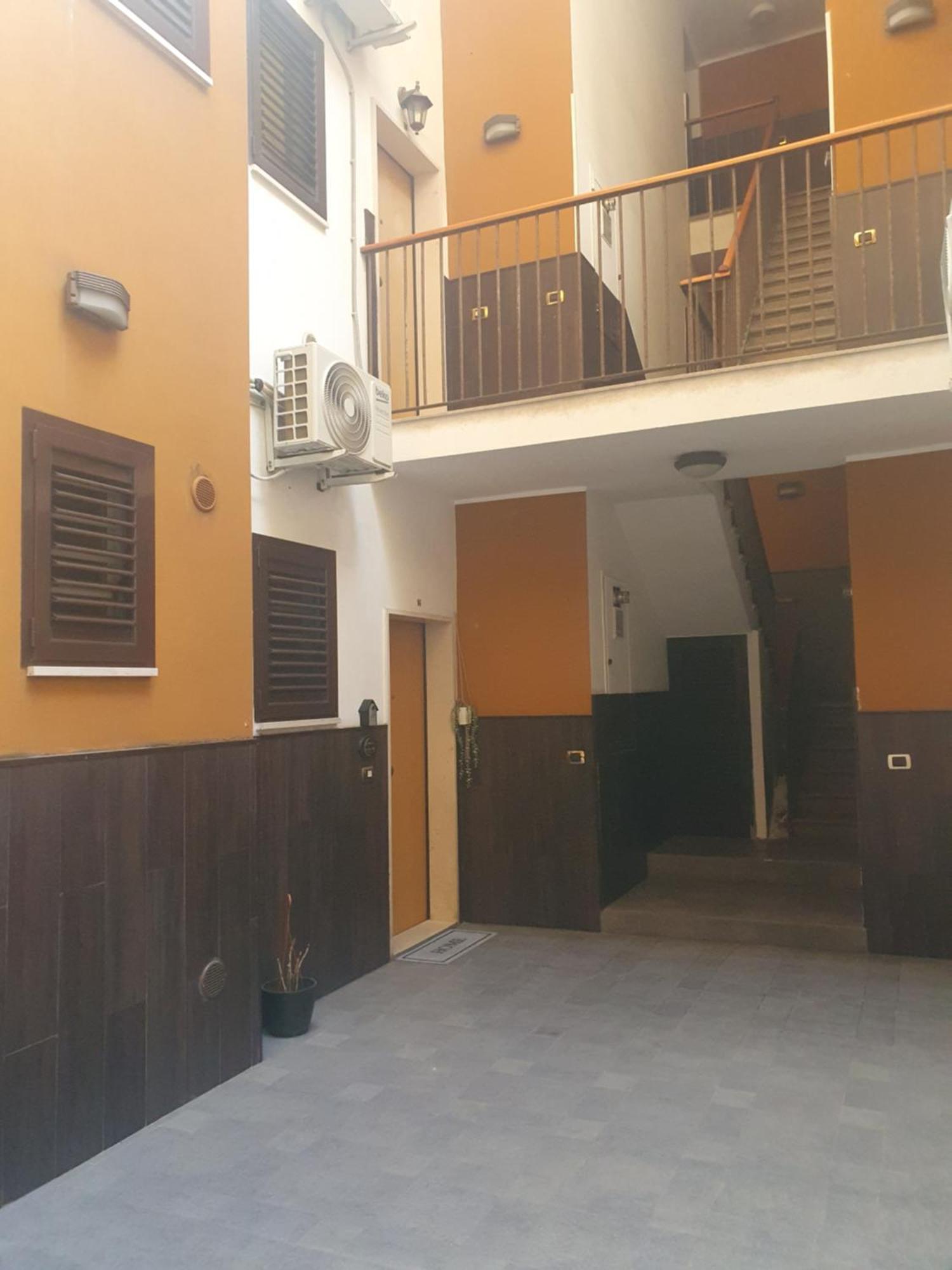 La Dimora Di Don Vito - Appartamento Confortevole Бари Экстерьер фото