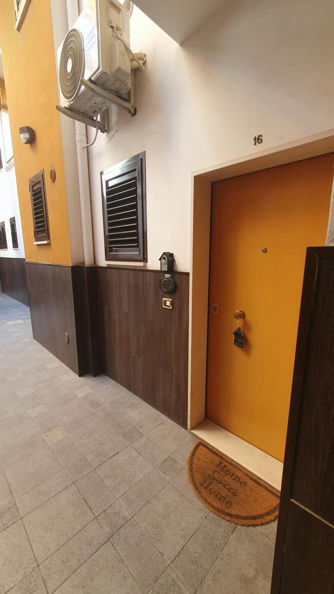 La Dimora Di Don Vito - Appartamento Confortevole Бари Экстерьер фото
